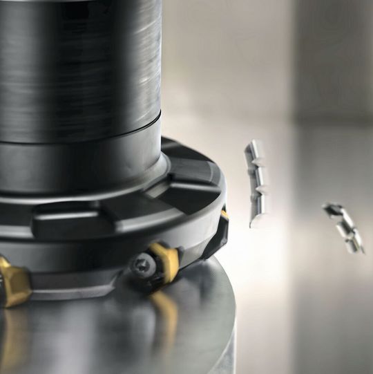Zwei neue Sorten von Hartmetall-Wendeschneidplatten bietet Sandvik-Cormant jetzt an, um die Einsatzfähigkeit der Coromill-Familie zu optimieren, wie es heißt. GC4330, eine mittelharte, und GC4340, eine zähe Variante, heißen die stahlzerspanenden Neuzugänge, die aber auch für Gusseisen oder ISO-M-Edelstahl geeignet seien. Zwei neue Sorten von Hartmetall-Wendeschneidplatten bietet Sandvik-Cormant jetzt an, um die Einsatzfähigkeit der Coromill-Familie zu optimieren, wie es heißt. GC4330, eine mittelharte, und GC4340, eine zähe Variante, heißen die stahlzerspanenden Neuzugänge, die aber auch für Gusseisen oder ISO-M-Edelstahl geeignet seien.