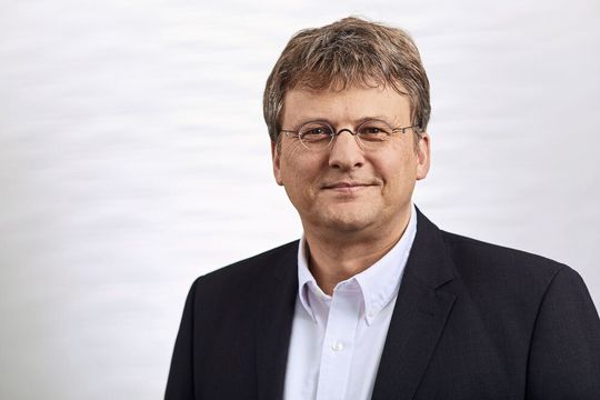 Stefan Hoppe, neuer Präsident der OPC Foundation: „Ich freue mich auf die Herausforderung, diese weltweit agierende Organisation in die Zukunft zu führen und auszubauen, fühle mich geehrt und bedanke mich für das Vertrauen. Stefan Hoppe, neuer Präsident der OPC Foundation: „Ich freue mich auf die Herausforderung, diese weltweit agierende Organisation in die Zukunft zu führen und auszubauen, fühle mich geehrt und bedanke mich für das Vertrauen.