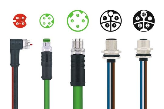 Auf der SPS IPC Drives 2018 zeigt Escha neue M8x1-Steckverbinder mit P-Codierung und D-Codierung, eine neue Leitungsqualität sowie Power-Flansche mit Lund-K-Codierung (v.l.n.r.).