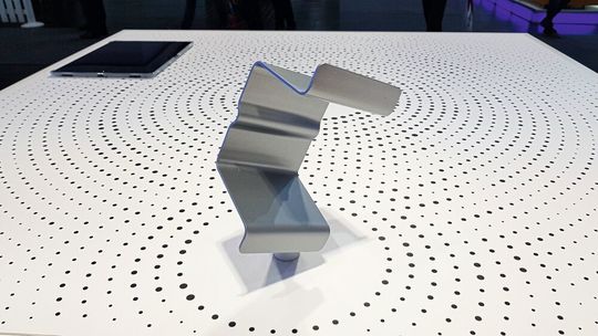 Die smartform-Technologie ermöglicht das Umformen hochfester Stähle in bislang unerreichter Maßhaltigkeit. Die smartform-Technologie ermöglicht das Umformen hochfester Stähle in bislang unerreichter Maßhaltigkeit.