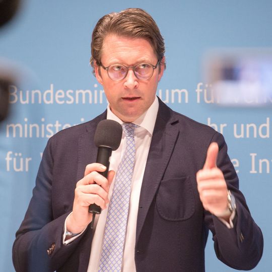 Bundesverkehrsminister Andreas Scheuer steht erneut in der Kritik. Bundesverkehrsminister Andreas Scheuer steht erneut in der Kritik.