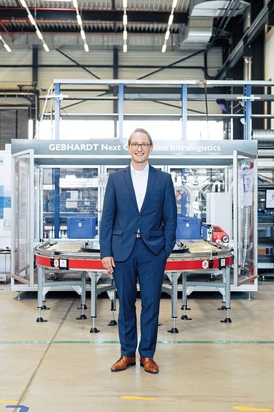 Tim Oerter warnt Unternehmen davor, ins Hintertreffen zu geraten: „Wer also heute noch kein digitales mechatronisches Engineering betreibt, sollte schnellstmöglich damit anfangen.“