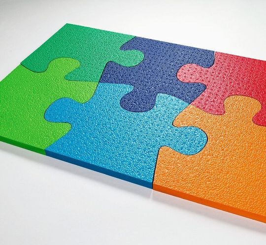 So farbstark kann das Unternehmen Schaumaplast aus Nossen bei Dresden jetzt expandiertes thermoplastisches Polyurethan (E-TPU) einfärben und damit kundengemäß individualisieren. Die Vorteile dieses Durchbruchs, sollen aber nicht nur optische sein... So farbstark kann das Unternehmen Schaumaplast aus Nossen bei Dresden jetzt expandiertes thermoplastisches Polyurethan (E-TPU) einfärben und damit kundengemäß individualisieren. Die Vorteile dieses Durchbruchs, sollen aber nicht nur optische sein...