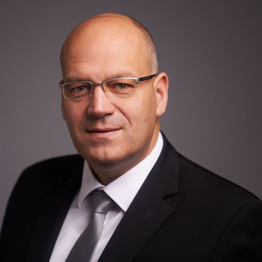 Oliver Ebel kommt von Lenovo und übernimmt die Funktion des Area Vice President Central Europe bei Citrix. Oliver Ebel kommt von Lenovo und übernimmt die Funktion des Area Vice President Central Europe bei Citrix.