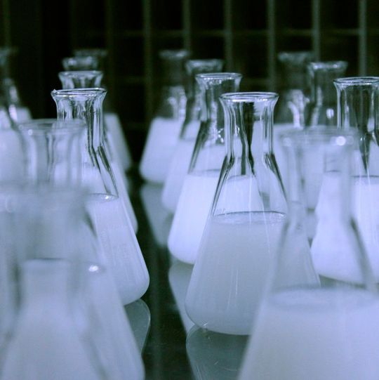 Methanol ist ein wichtiger Rohstoff für viele Wertschöpfungsketten. Methanol ist ein wichtiger Rohstoff für viele Wertschöpfungsketten.