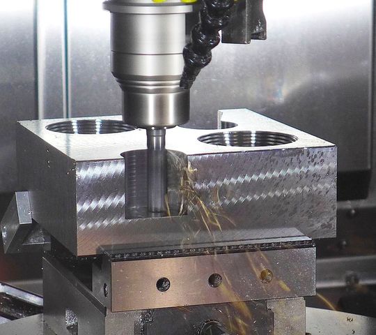 Rother Technologie verrät, wie die kryogen gekühlte Zerspanung schwieriger Werkstoffe, wie Titan- und Nickellegierungen, per CO2 prozesssicher und richtig angegangen werden sollte. In einem Arbeitskreis hat das Unternehmen außerdem ein Gesamtkonzept mitentwickelt, das herstellerunabhängig aufzeigt, wie das Ganze richtig funktioniert. Rother Technologie verrät, wie die kryogen gekühlte Zerspanung schwieriger Werkstoffe, wie Titan- und Nickellegierungen, per CO2 prozesssicher und richtig angegangen werden sollte. In einem Arbeitskreis hat das Unternehmen außerdem ein Gesamtkonzept mitentwickelt, das herstellerunabhängig aufzeigt, wie das Ganze richtig funktioniert.