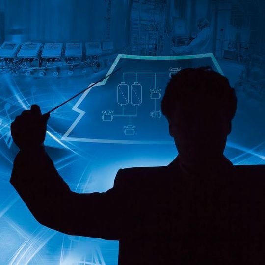 Der Dirigent gibt den Takt vor und sorgt dafür, dass sich alles spielerisch leicht anhört. Diese Leichtigkeit verspricht ABB jetzt auch für die modulare Automation. Der Dirigent gibt den Takt vor und sorgt dafür, dass sich alles spielerisch leicht anhört. Diese Leichtigkeit verspricht ABB jetzt auch für die modulare Automation.