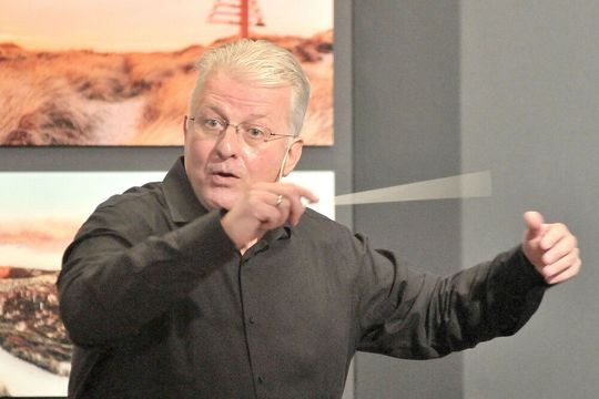 Christian Gansch sprach darüber oder besser dirigierte, was Unternehmen von Orchestern lernen können.