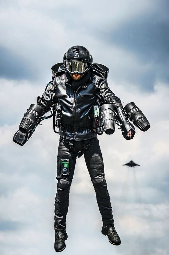 Das Antriebssystem hat eine Leistung von 1.000 PS und ermöglicht damit laut Hersteller Fluggeschwindigkeiten von über 70 km pro Stunde. Das Antriebssystem hat eine Leistung von 1.000 PS und ermöglicht damit laut Hersteller Fluggeschwindigkeiten von über 70 km pro Stunde.