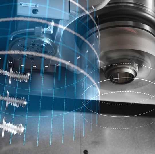 Die mobile, digitalisierte Instandhaltung greift auf eine Vielzahl von Sensor- und Produktionsdaten zurück, die für die Analyse des Maschinenzu-standes erzeugt werden. Die mobile, digitalisierte Instandhaltung greift auf eine Vielzahl von Sensor- und Produktionsdaten zurück, die für die Analyse des Maschinenzu-standes erzeugt werden.
