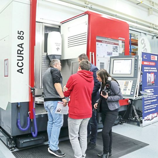 Die neue Acura 85 stiess bei den Besuchern der Hedelius Hausausstellung auf grosses Interesse. Die neue Acura 85 stiess bei den Besuchern der Hedelius Hausausstellung auf grosses Interesse.
