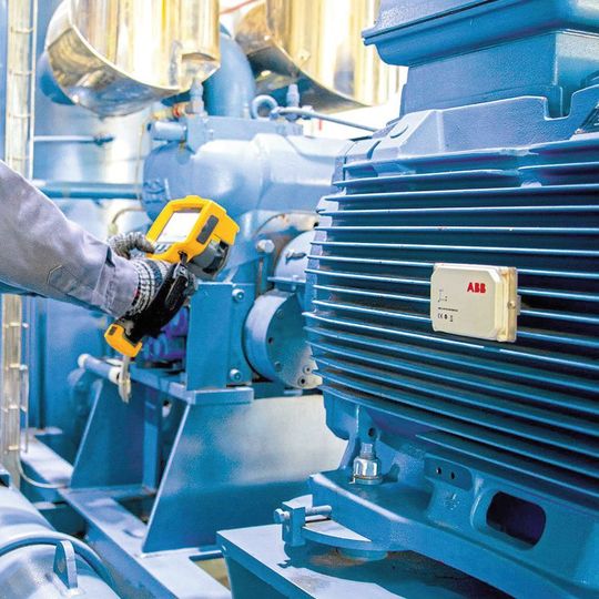 Mit dem Ability-Smart-Sensor von ABB lassen sich Motoren aus der Ferne überwachen. Mit dem Ability-Smart-Sensor von ABB lassen sich Motoren aus der Ferne überwachen.