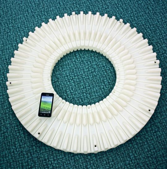 Ein relativ komplexes, rotationsgeformtes Rad für den Einsatz in Sandwich-Automaten aus der Lebensmittelbranche.