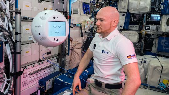 Der interaktive, mobile und mit einer künstlichen Intelligenz ausgestattete Astronauten-Assistent ist Teil der aktuellen Horizons-Mission des deutshcen ESA-Astronauten Alexander Gerst.