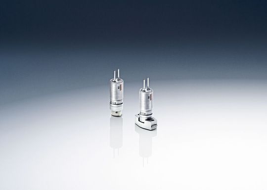 Zur Produktpalette von Camozzi zählen direktgesteuerte Magnetventile von 8 bis 32 mm Baubreite. Basierend auf diesem Know-how wurde das Programm jetzt um das kompakte mediengetrennte Membranventile K8DV erweitert. Zur Produktpalette von Camozzi zählen direktgesteuerte Magnetventile von 8 bis 32 mm Baubreite. Basierend auf diesem Know-how wurde das Programm jetzt um das kompakte mediengetrennte Membranventile K8DV erweitert.