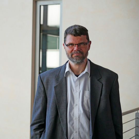 Dr. Siegfried Kaiser wird neuer Produktmanager eGovernment bei der Ceyoniq Technology Dr. Siegfried Kaiser wird neuer Produktmanager eGovernment bei der Ceyoniq Technology