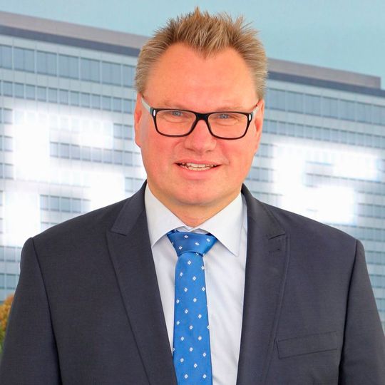 Bereits zum 1. Oktober übernahm Norbert Neumann die Leitung der neu geschaffenen Business Unit Global Automotive Aftermarket von SKF. Bereits zum 1. Oktober übernahm Norbert Neumann die Leitung der neu geschaffenen Business Unit Global Automotive Aftermarket von SKF.