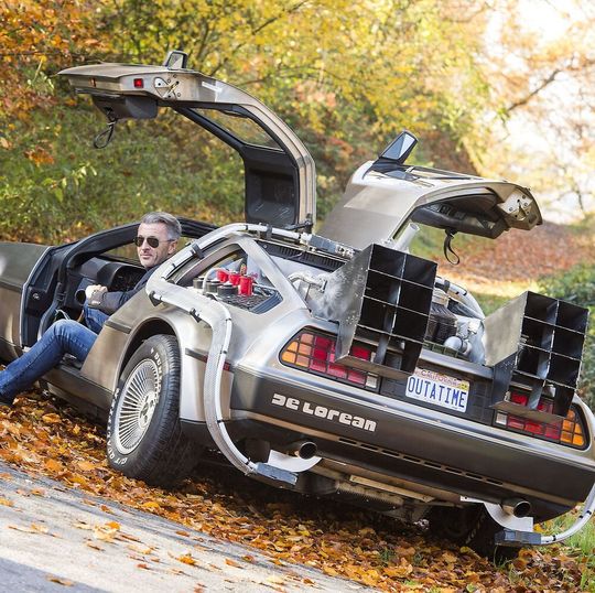 Young- und Oldtimer wie der DeLorean DMC-12 erhalten auf der Motorshow Essen eine gemeinsame Showbühne. Young- und Oldtimer wie der DeLorean DMC-12 erhalten auf der Motorshow Essen eine gemeinsame Showbühne.