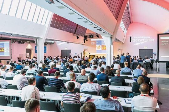 Anwenderkongress Steckverbinder: Vom 1. bis 3. Juli 2019 trifft sich die Steckverbinderbranche in Würzburg. Geben Sie Ihr Knowhow in einem Vortrag oder einer Posterpräsentation an das Fachpublikum weiter. Anwenderkongress Steckverbinder: Vom 1. bis 3. Juli 2019 trifft sich die Steckverbinderbranche in Würzburg. Geben Sie Ihr Knowhow in einem Vortrag oder einer Posterpräsentation an das Fachpublikum weiter.