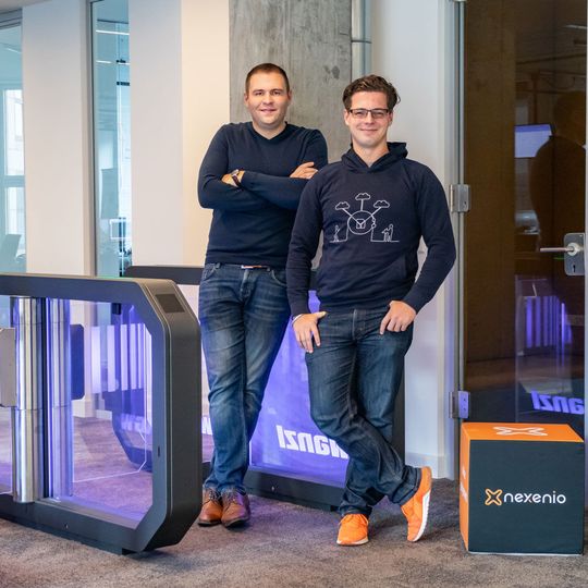 Das Berliner Startup neXenio eine revolutionäre Software entwickelt, die das Wanzl Galaxy Gate noch smarter macht. Das Berliner Startup neXenio eine revolutionäre Software entwickelt, die das Wanzl Galaxy Gate noch smarter macht.