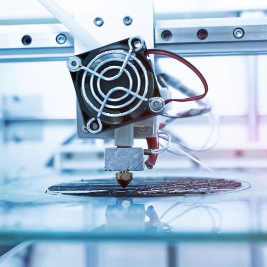 Zum fünften Mal veranstaltet die DWF das Forum 3D-Druck und Recht in Köln. Themen in dieses Mal sind Qualitätssicherung und Blockchain. Zum fünften Mal veranstaltet die DWF das Forum 3D-Druck und Recht in Köln. Themen in dieses Mal sind Qualitätssicherung und Blockchain.