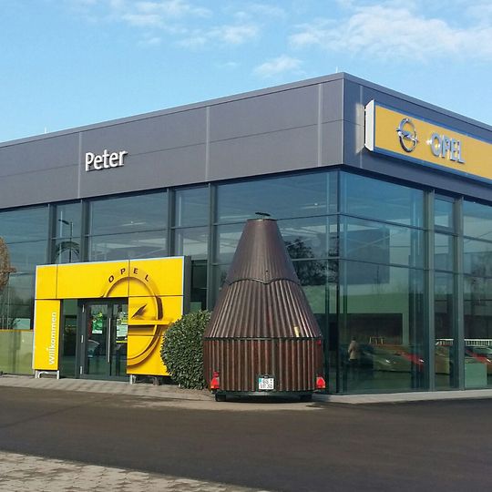 Die Peter-Gruppe hat am Stammsitz in Nordhausen einen markenexklusiven Opel-Betrieb eingeweiht. Die Peter-Gruppe hat am Stammsitz in Nordhausen einen markenexklusiven Opel-Betrieb eingeweiht.