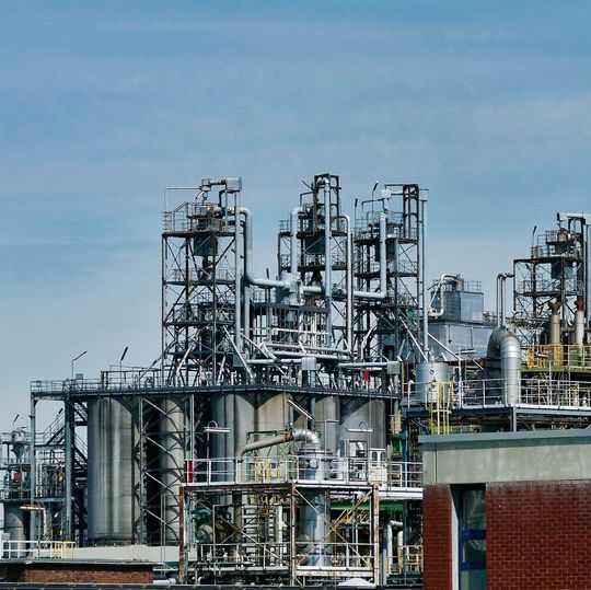 Exxon Mobil plant anscheinend eine Milliarden-Investition in den indischen Petrochemiesektor. Exxon Mobil plant anscheinend eine Milliarden-Investition in den indischen Petrochemiesektor.