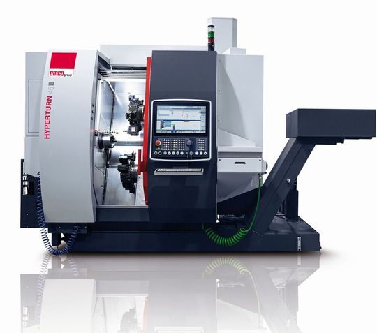 Die Hyperturn 45 im Redesign schaffe mehr Raum und Flexibilität für die Anwender, sagt Emco. Für einen größeren Arbeitsraum, einen erweiterten Revolverflugkreis zur Integration eines 16-fach Revolvers und einen größeren Y-Hub von +/-40 mm hat der Hersteller unter anderem das Maschinenbett und den Schlittenaufbau neu aufgesetzt. Die Hyperturn 45 im Redesign schaffe mehr Raum und Flexibilität für die Anwender, sagt Emco. Für einen größeren Arbeitsraum, einen erweiterten Revolverflugkreis zur Integration eines 16-fach Revolvers und einen größeren Y-Hub von +/-40 mm hat der Hersteller unter anderem das Maschinenbett und den Schlittenaufbau neu aufgesetzt.