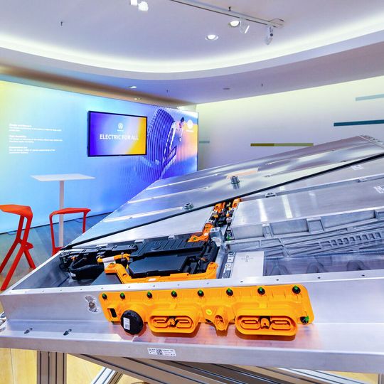 The heart of an electric car is the battery. The cell quotas for the first wave of the ID family at LG Chem and Samsung are secured until 2026. The heart of an electric car is the battery. The cell quotas for the first wave of the ID family at LG Chem and Samsung are secured until 2026.