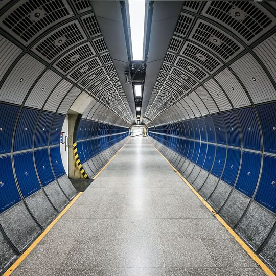 Das Layer 2 Tunneling Protocol (L2TP) ist eine per RFC standardisierte Weiterentwicklung von PPTP und L2F zum Tunneling von Protokollen des Layer 2 über IP-Netzwerke. Das Layer 2 Tunneling Protocol (L2TP) ist eine per RFC standardisierte Weiterentwicklung von PPTP und L2F zum Tunneling von Protokollen des Layer 2 über IP-Netzwerke.