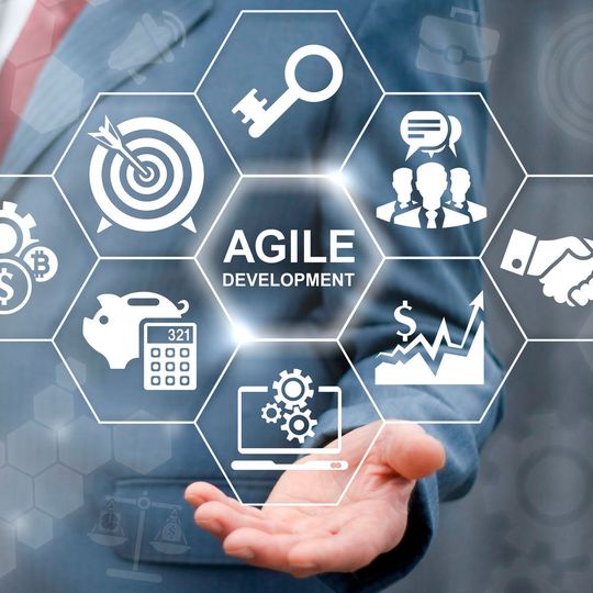 Agile Optimierung als Königsklasse der Digitalisierung. Agile Optimierung als Königsklasse der Digitalisierung.