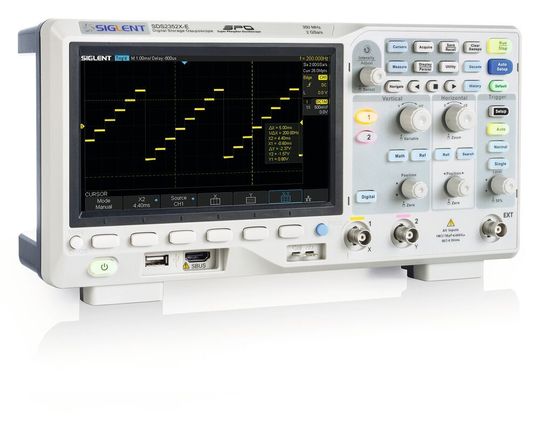 Die Serie SDS200X-E ist ein leistungsstarkes Einsteiger-Oszilloskop, zu dem es drei opionale Erweiterungsmodule gibt. Die Serie SDS200X-E ist ein leistungsstarkes Einsteiger-Oszilloskop, zu dem es drei opionale Erweiterungsmodule gibt.