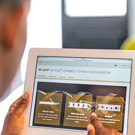 Mit dem Ölflex-Connect-Chain-Konfigurator lassen sich fertig bestückte Energieketten einfach online zusammenstellen. Mit dem Ölflex-Connect-Chain-Konfigurator lassen sich fertig bestückte Energieketten einfach online zusammenstellen.