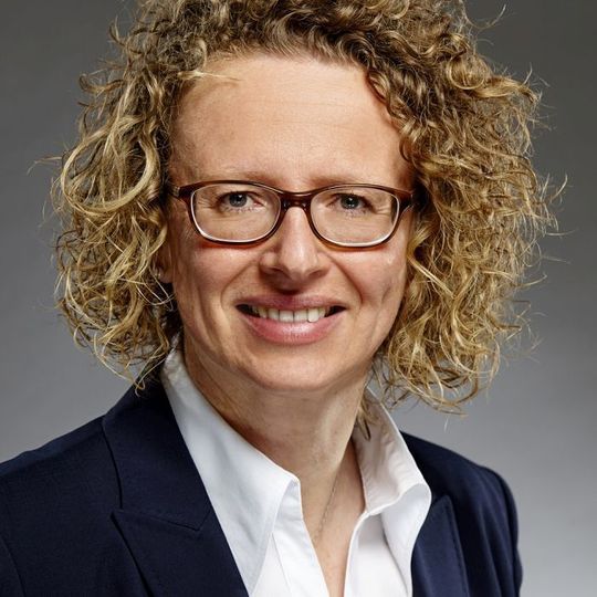 Also-Geschäftsführerin Simone Blome-Schwitzki bezeichnet die Aufnahme der Cloud-PBX-Anlagen von Telekom und O2 als Meilenstein. Also-Geschäftsführerin Simone Blome-Schwitzki bezeichnet die Aufnahme der Cloud-PBX-Anlagen von Telekom und O2 als Meilenstein.
