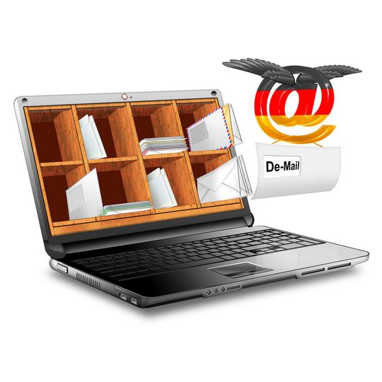 Beim Bundesverfassungsgericht ist die De-Mail der normalen E-Mail gleichgesetzt. Beim Bundesverfassungsgericht ist die De-Mail der normalen E-Mail gleichgesetzt.