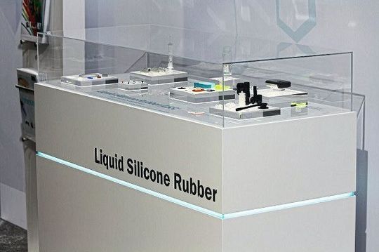 Trelleborg hat drei Methoden entwickelt, um Schläuche, Dichtungen oder Folien aus Silikon mit APIs auszustatten. Trelleborg hat drei Methoden entwickelt, um Schläuche, Dichtungen oder Folien aus Silikon mit APIs auszustatten.
