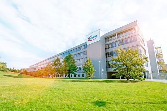 Im neue Entwicklungszentrum für Automobilelektronik und Künstliche Intelligenz (KI) von Infineon in Dresden wird Anfang 2019 ein erstes Forscherteam im Bereich Sensorik und Leistungselektronik die Arbeit aufnehmen. Im neue Entwicklungszentrum für Automobilelektronik und Künstliche Intelligenz (KI) von Infineon in Dresden wird Anfang 2019 ein erstes Forscherteam im Bereich Sensorik und Leistungselektronik die Arbeit aufnehmen.