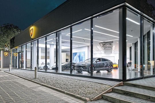 Lamborghini Nürnberg prunkt mit einem neuen Showroom. Lamborghini Nürnberg prunkt mit einem neuen Showroom.