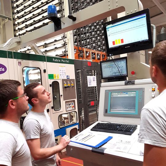 „Vor Opal haben wir Störungen am Ende des Monats diskutiert, mit der Software reagieren wir auf Probleme in der Performance, die vor wenigen Stunden entstanden sind“, sagt Ivan Brnadic über die Vorzüge der Linienmanagement-Software. „Vor Opal haben wir Störungen am Ende des Monats diskutiert, mit der Software reagieren wir auf Probleme in der Performance, die vor wenigen Stunden entstanden sind“, sagt Ivan Brnadic über die Vorzüge der Linienmanagement-Software.
