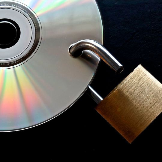 Daten und Ergebnisse von wissenschaftlichen Arbeiten frei zur Verfügung stellen – das bedeutet Open Access (Symbolbild). Daten und Ergebnisse von wissenschaftlichen Arbeiten frei zur Verfügung stellen – das bedeutet Open Access (Symbolbild).