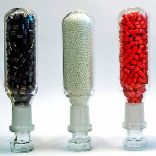 Standard forms of appearances of heterogeneous catalysts (from left to right): metal oxide catalyst in pelletized form, spherical and oxidic support. Standard forms of appearances of heterogeneous catalysts (from left to right): metal oxide catalyst in pelletized form, spherical and oxidic support.