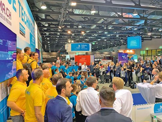 Le « Village Technique » du Salon des Métiers et de la Formation donne la possibilité aux visiteurs de toucher ou d’essayer, mais aussi d’observer le savoir-faire, comme lors des Industry Skills Romandie qui se sont déroulés sur le stand du GIM-CH. Le « Village Technique » du Salon des Métiers et de la Formation donne la possibilité aux visiteurs de toucher ou d’essayer, mais aussi d’observer le savoir-faire, comme lors des Industry Skills Romandie qui se sont déroulés sur le stand du GIM-CH.