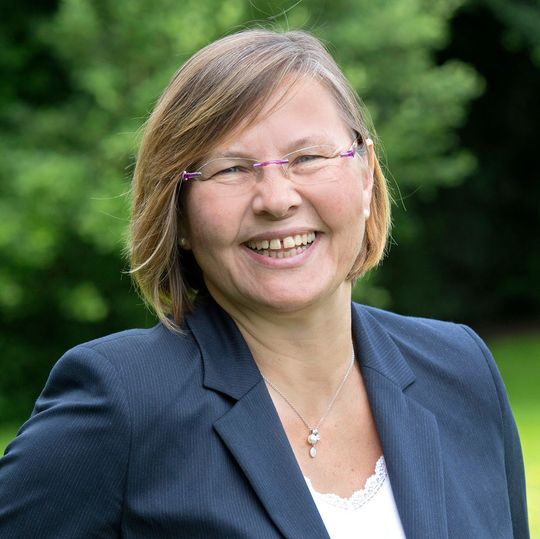 Rosemarie Bücker, Geschäftsführerin von Bücker, betrachtet den Verkauf ihres Unternehmens als langfristige Nachfolgeregelung. Rosemarie Bücker, Geschäftsführerin von Bücker, betrachtet den Verkauf ihres Unternehmens als langfristige Nachfolgeregelung.