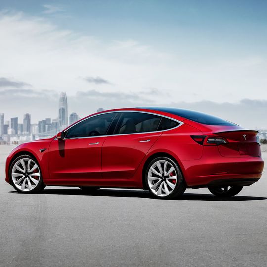 Nachdem Tesla in der Vergangenheit vor allem mit Verzögerungen in Verbindung gebracht wurde, könnte dem Hersteller wegen geringerer staatlicher Förderung das genaue Gegenteil drohen. Nachdem Tesla in der Vergangenheit vor allem mit Verzögerungen in Verbindung gebracht wurde, könnte dem Hersteller wegen geringerer staatlicher Förderung das genaue Gegenteil drohen.