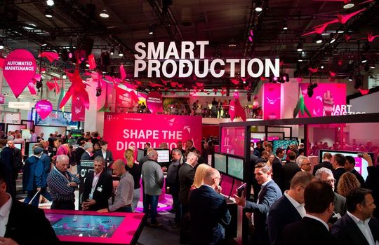 Digital Factory: Internationale Leitmesse für integrierte Prozesse und IT-Lösungen (Im Bild: Deutsche Telekom) Digital Factory: Internationale Leitmesse für integrierte Prozesse und IT-Lösungen (Im Bild: Deutsche Telekom)