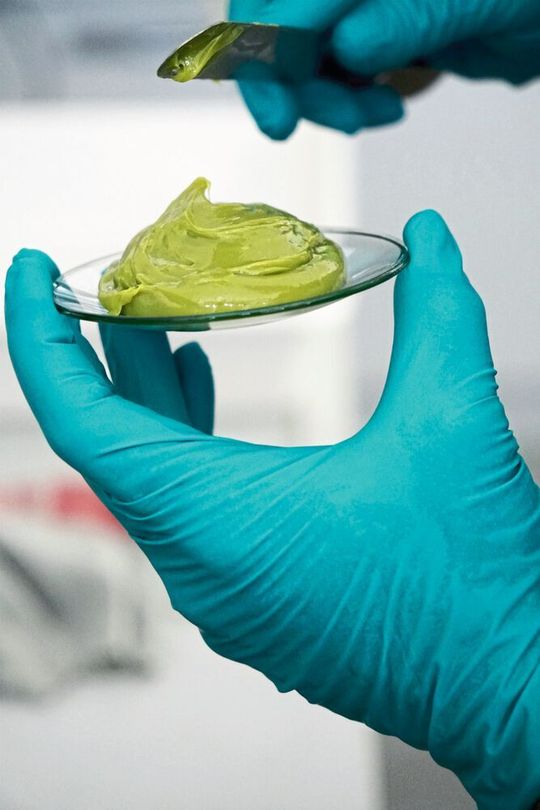 Entwickelt wurden mechanisch sehr stabile Produkte, die auch unter extremen Druckanforderungen und Vibrationen hervorragend arbeiten sollen.