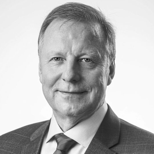 Frank Lubischer, Präsident von Brose Nordamerika, ist am 24. Dezember 2018 im Alter von 56 Jahren verstorben. Frank Lubischer, Präsident von Brose Nordamerika, ist am 24. Dezember 2018 im Alter von 56 Jahren verstorben.