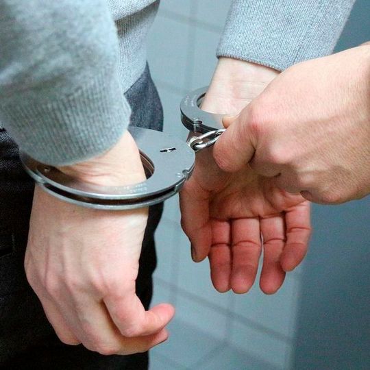 Verdächtige Mitarbeiter und ehemalige Angestellte der BASF wurden in Taiwan verhaftet, ihnen wird Industriespionage vorgeworfen. Verdächtige Mitarbeiter und ehemalige Angestellte der BASF wurden in Taiwan verhaftet, ihnen wird Industriespionage vorgeworfen.