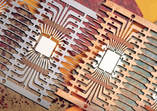 RFID-Chips, die auf den Mifare Classic-Algorithmus basieren, gelten als unsicher. RFID-Chips, die auf den Mifare Classic-Algorithmus basieren, gelten als unsicher.