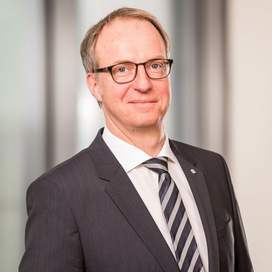Steffen Ebner, B2B-Vorstand bei Komsa, sieht wachsendes Marktpotenzial für Partner bei Themen wie All-IP, Cloud und UCC. Steffen Ebner, B2B-Vorstand bei Komsa, sieht wachsendes Marktpotenzial für Partner bei Themen wie All-IP, Cloud und UCC.